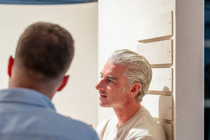 Portret van de maker achter de collectie