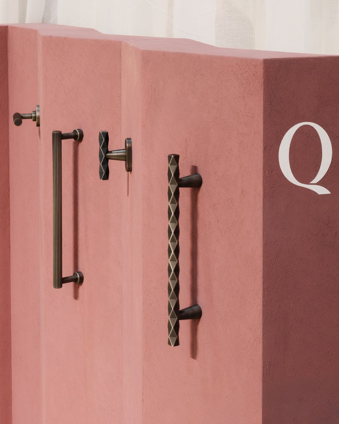 Architecturale details van de beursstand van Quincalux